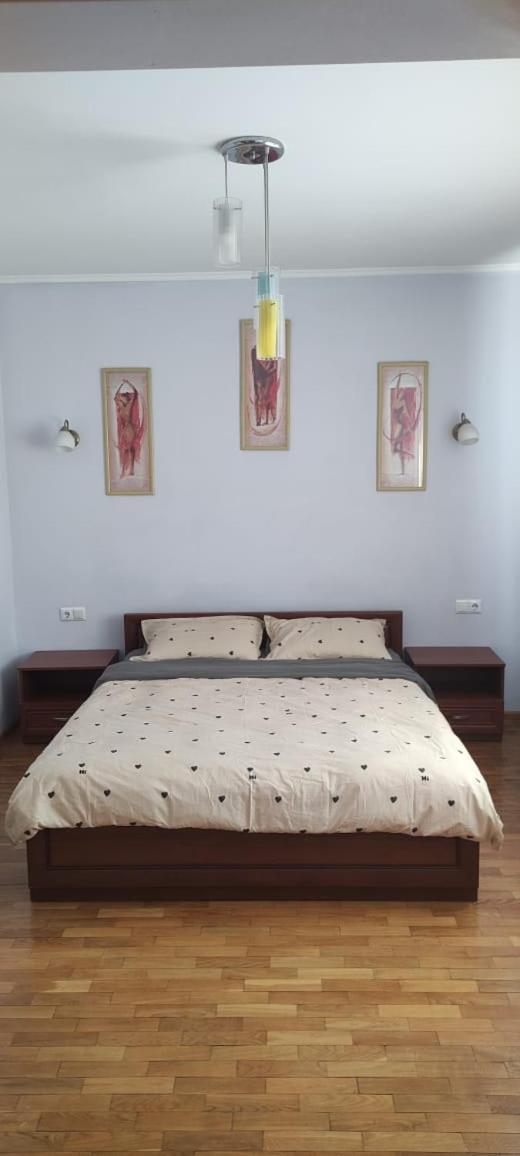 Apartment On Tole Bi Alma-Ata Buitenkant foto
